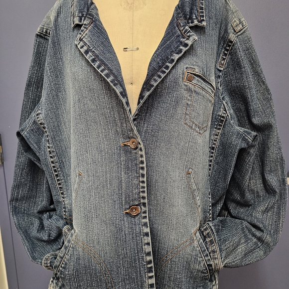 Like New 1X l.a. blues Stylish Jean Jacket, 3 Pockets, Fun Stitching Accents - Picture 1 of 14